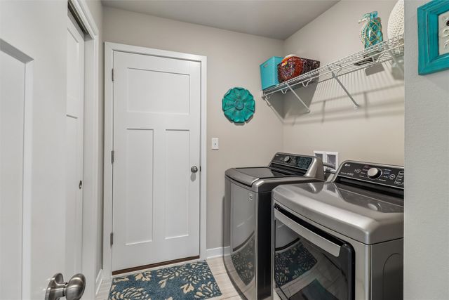 810 NE Meadow Landing Drive, Ankeny, IA 50021