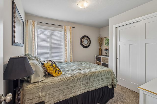 810 NE Meadow Landing Drive, Ankeny, IA 50021