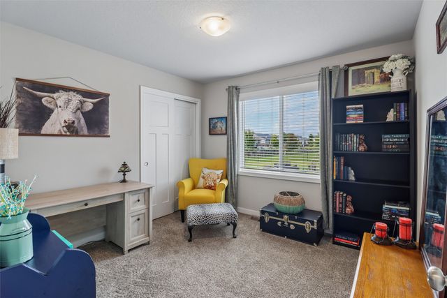 810 NE Meadow Landing Drive, Ankeny, IA 50021