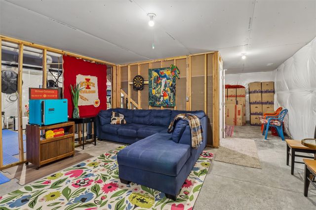810 NE Meadow Landing Drive, Ankeny, IA 50021
