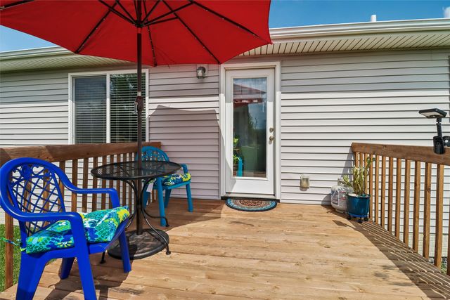 810 NE Meadow Landing Drive, Ankeny, IA 50021