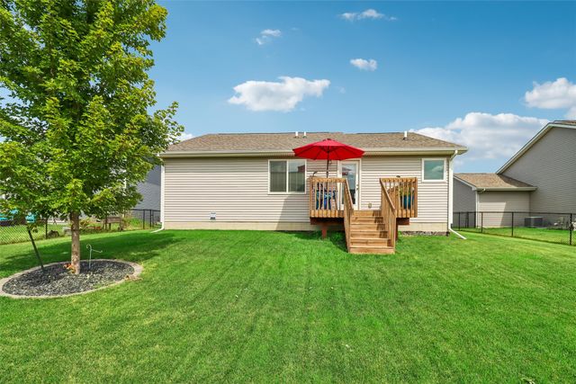 810 NE Meadow Landing Drive, Ankeny, IA 50021