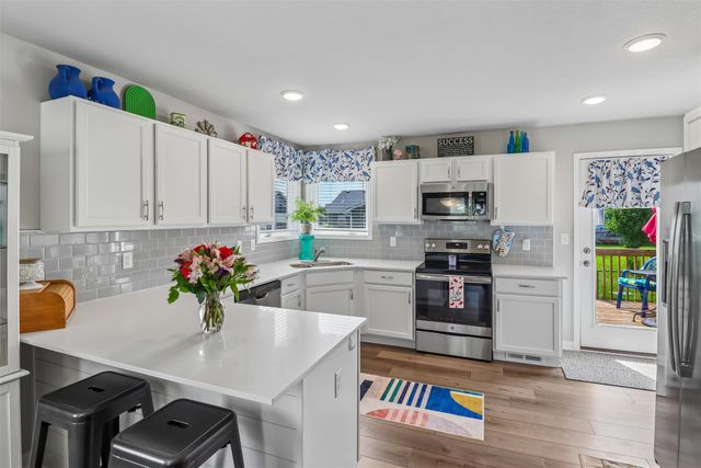 810 NE Meadow Landing Drive, Ankeny, IA 50021