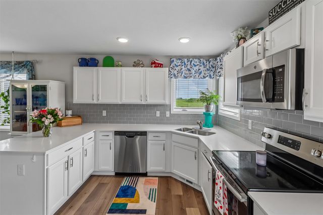 810 NE Meadow Landing Drive, Ankeny, IA 50021