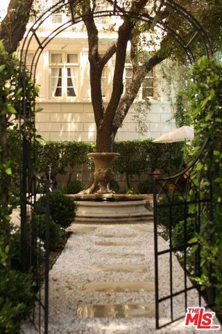 1360 N Crescent Heights Boulevard 3C, West Hollywood, CA 90046