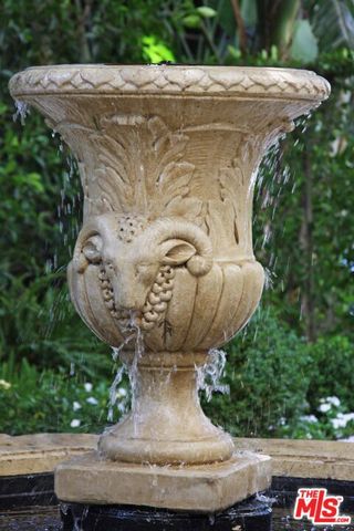 1360 N Crescent Heights Boulevard 3C, West Hollywood, CA 90046