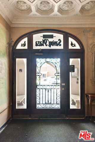 1360 N Crescent Heights Boulevard 3C, West Hollywood, CA 90046