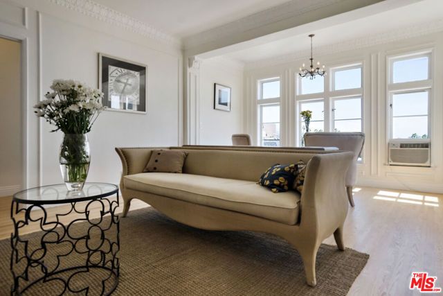 1360 N Crescent Heights Boulevard 3C, West Hollywood, CA 90046