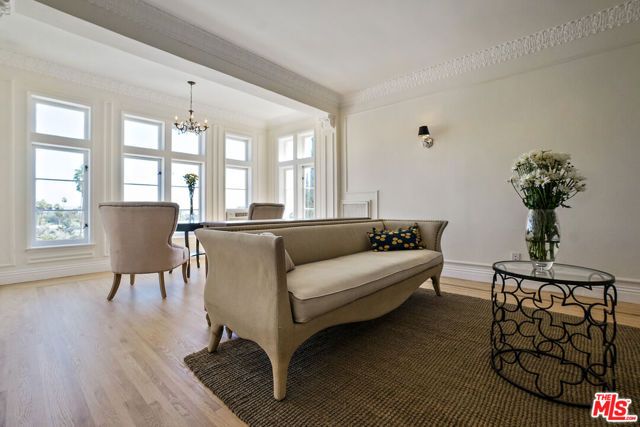 1360 N Crescent Heights Boulevard 3C, West Hollywood, CA 90046