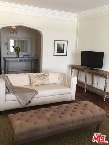 1360 N Crescent Heights Boulevard 3C, West Hollywood, CA 90046