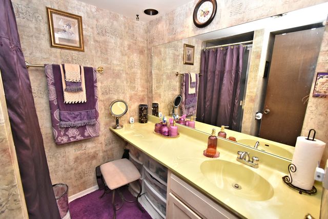 18855 Burnham Avenue 234, Lansing, IL 60438