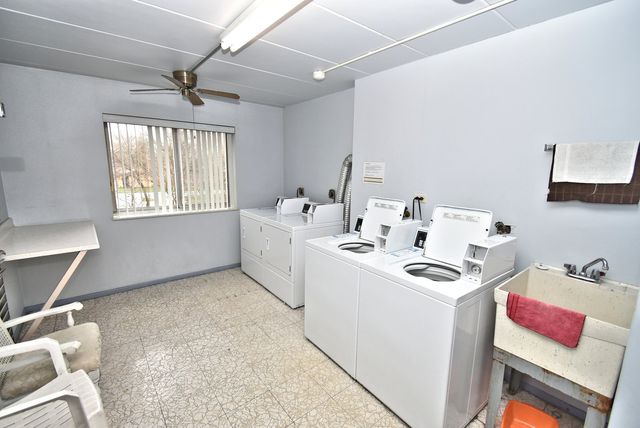 18855 Burnham Avenue 234, Lansing, IL 60438