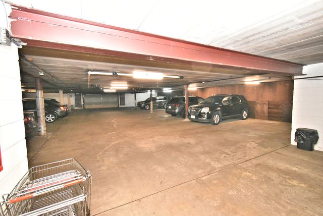 18855 Burnham Avenue 234, Lansing, IL 60438