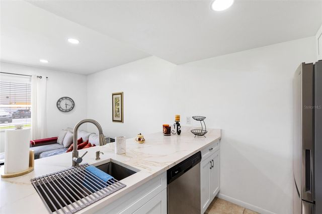 2525 W BAY DRIVE D13, Largo, FL 33770
