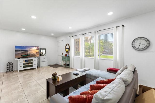 2525 W BAY DRIVE D13, Largo, FL 33770