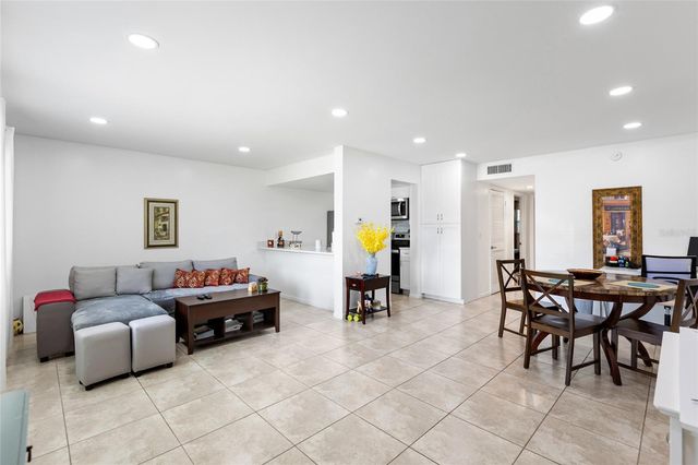 2525 W BAY DRIVE D13, Largo, FL 33770