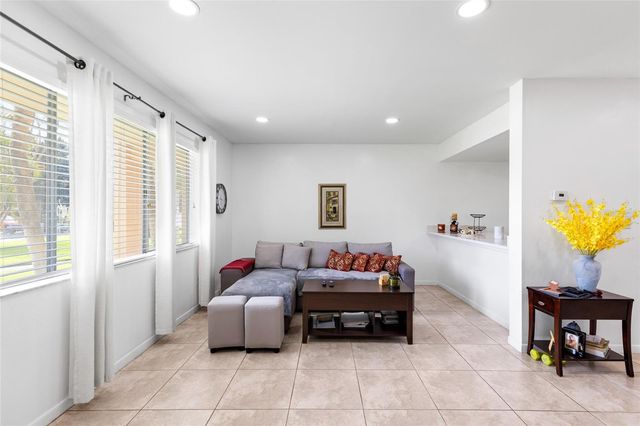 2525 W BAY DRIVE D13, Largo, FL 33770
