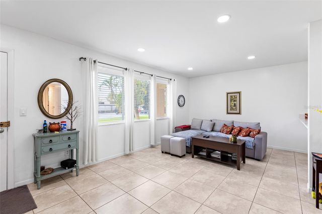 2525 W BAY DRIVE D13, Largo, FL 33770