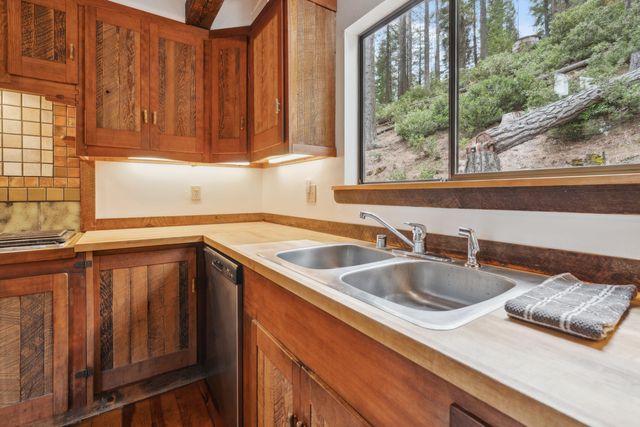 2120 Pack Trail, Mount Shasta, CA 96067