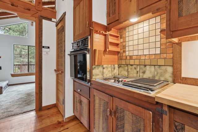 2120 Pack Trail, Mount Shasta, CA 96067