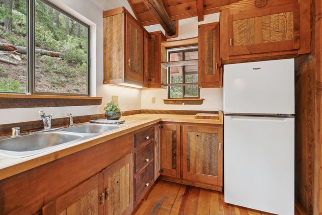 2120 Pack Trail, Mount Shasta, CA 96067