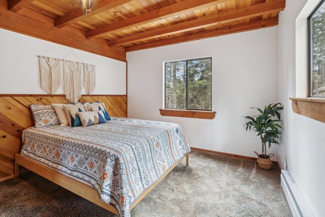 2120 Pack Trail, Mount Shasta, CA 96067