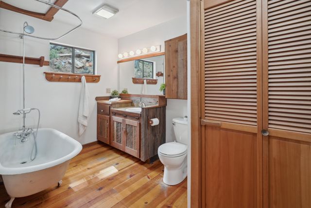 2120 Pack Trail, Mount Shasta, CA 96067