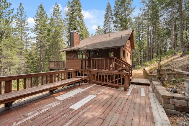 2120 Pack Trail, Mount Shasta, CA 96067
