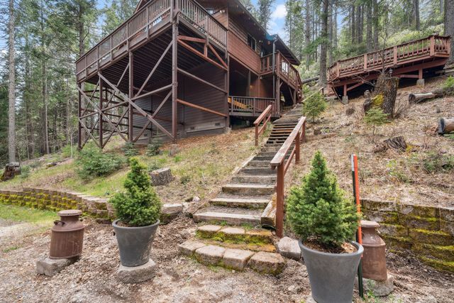 2120 Pack Trail, Mount Shasta, CA 96067