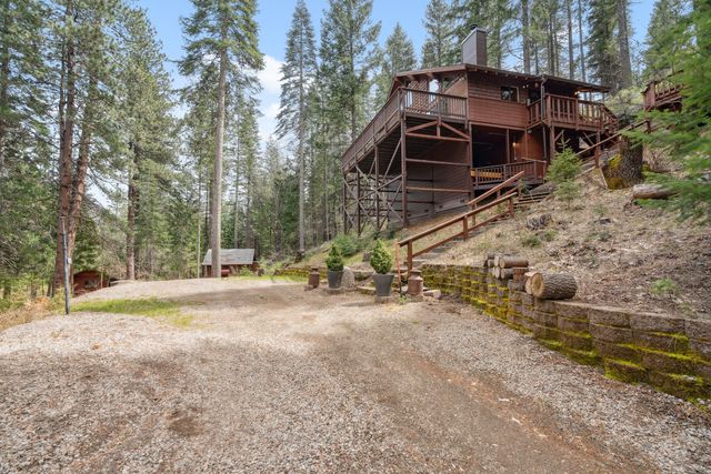 2120 Pack Trail, Mount Shasta, CA 96067