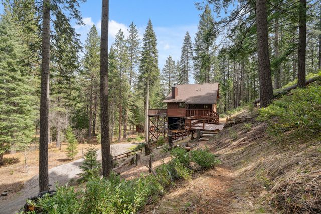 2120 Pack Trail, Mount Shasta, CA 96067