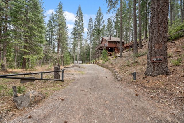 2120 Pack Trail, Mount Shasta, CA 96067