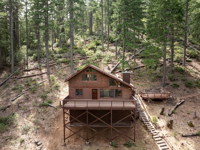 2120 Pack Trail, Mount Shasta, CA 96067