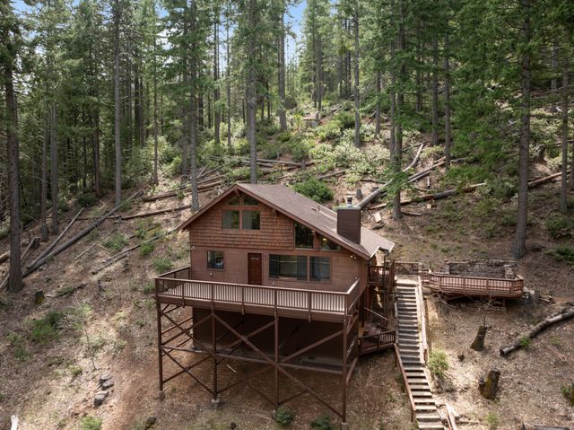 2120 Pack Trail, Mount Shasta, CA 96067