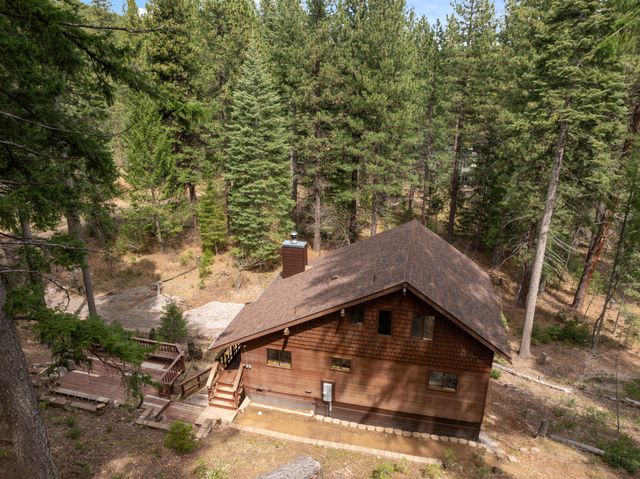 2120 Pack Trail, Mount Shasta, CA 96067