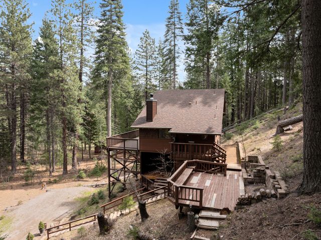 2120 Pack Trail, Mount Shasta, CA 96067