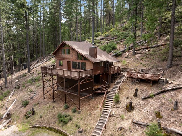 2120 Pack Trail, Mount Shasta, CA 96067