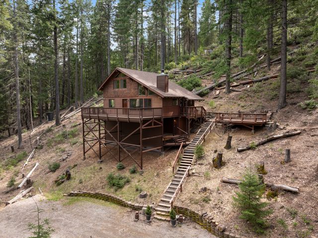 2120 Pack Trail, Mount Shasta, CA 96067