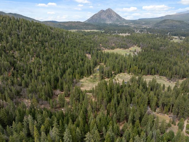 2120 Pack Trail, Mount Shasta, CA 96067