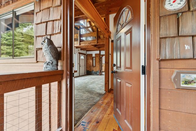 2120 Pack Trail, Mount Shasta, CA 96067