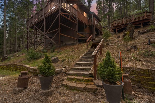 2120 Pack Trail, Mount Shasta, CA 96067