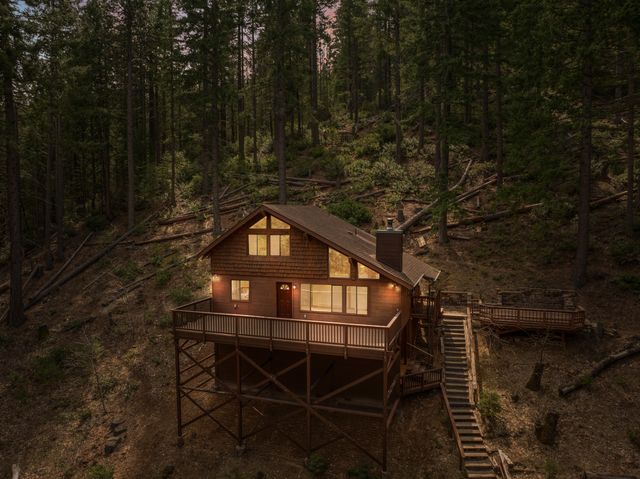 2120 Pack Trail, Mount Shasta, CA 96067