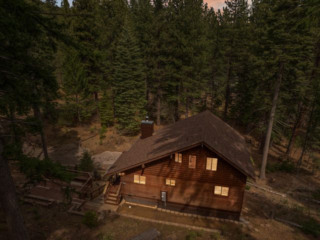 2120 Pack Trail, Mount Shasta, CA 96067