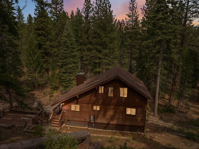2120 Pack Trail, Mount Shasta, CA 96067