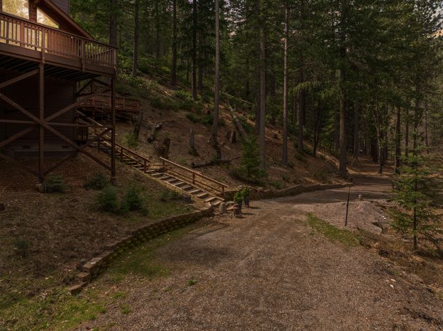 2120 Pack Trail, Mount Shasta, CA 96067