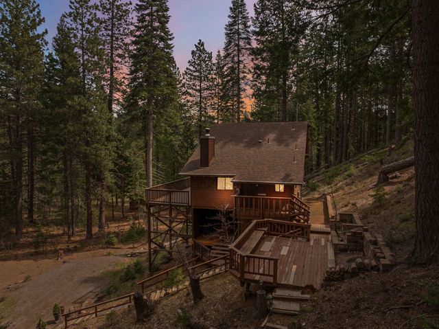 2120 Pack Trail, Mount Shasta, CA 96067