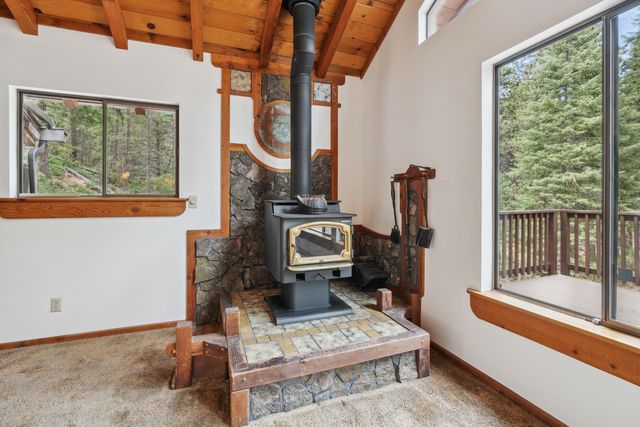 2120 Pack Trail, Mount Shasta, CA 96067