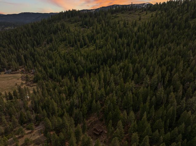 2120 Pack Trail, Mount Shasta, CA 96067