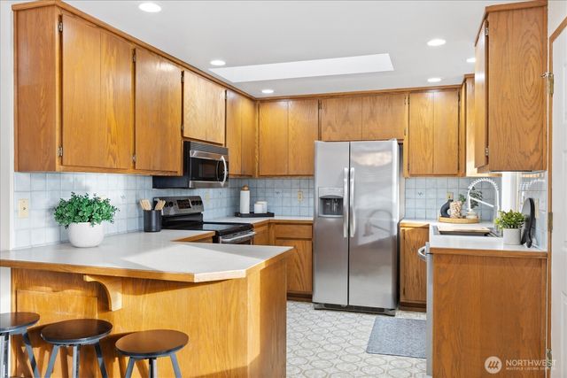 1057 Pinehurst Court, Camano Island, WA 98282