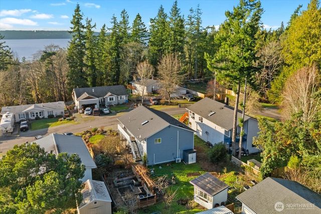 1057 Pinehurst Court, Camano Island, WA 98282